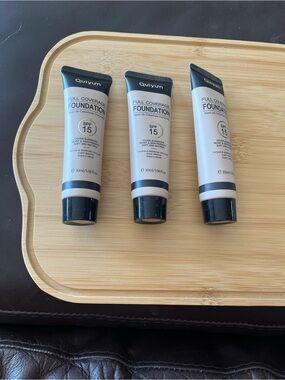 (NWT) Bundle of Three Full Coverage Foundation SPF 15 - Tan